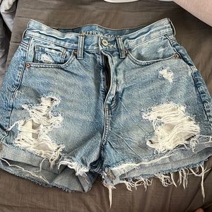 American Eagle Size 4 Mom Shorts